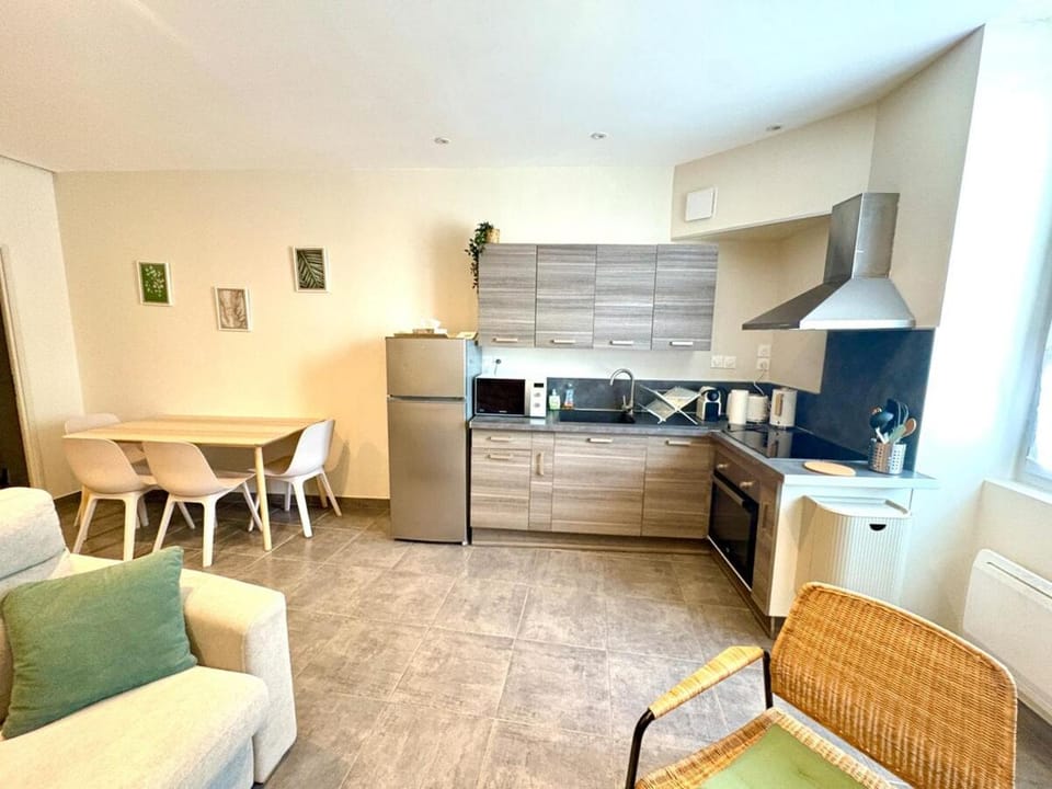 Appartement COZY lumineux face à la rivière du Lot Apartment in Cahors