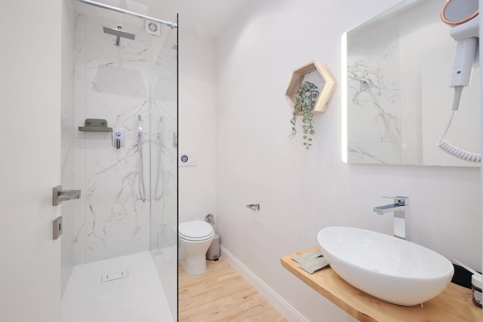 Shower, Toilet, Bathroom