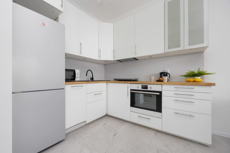 Kitchen or kitchenette, oven