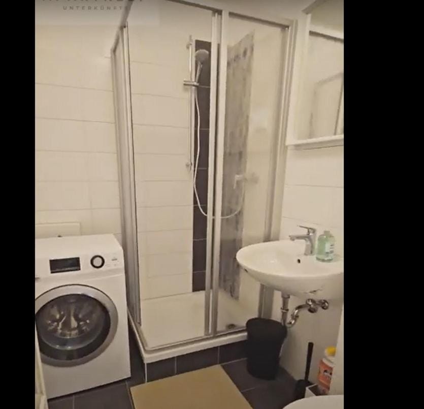 Shower, Toilet, Bathroom, washing machine