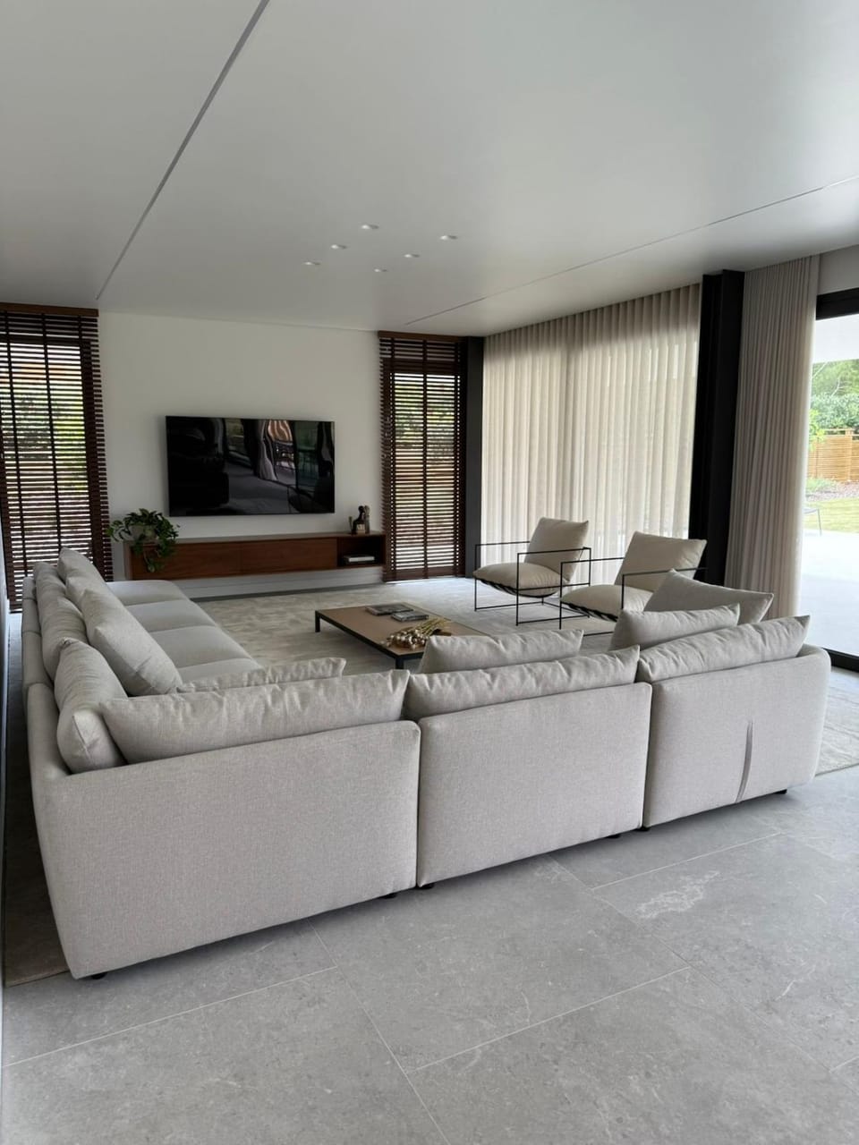 Communal lounge/ TV room