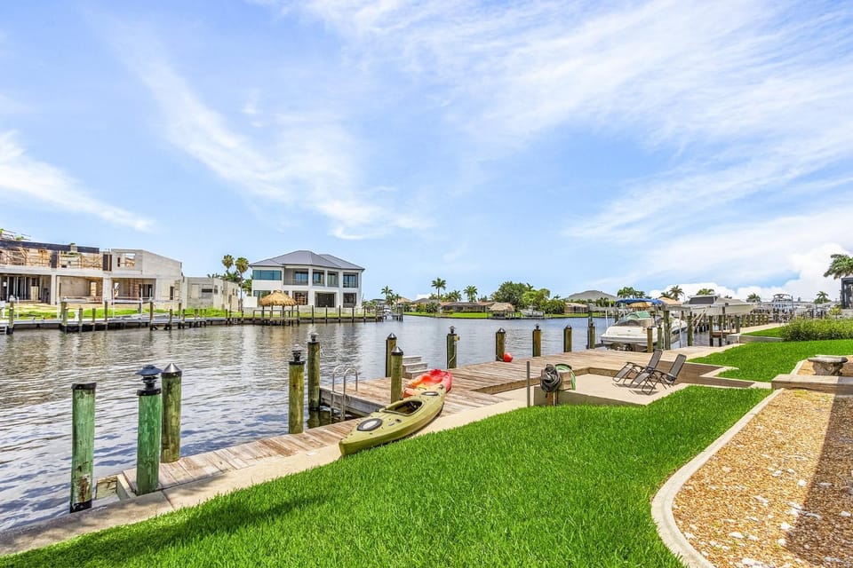Great Location & Luxurious Escape - Villa Anchor & Ale - Roelens House in Cape Coral