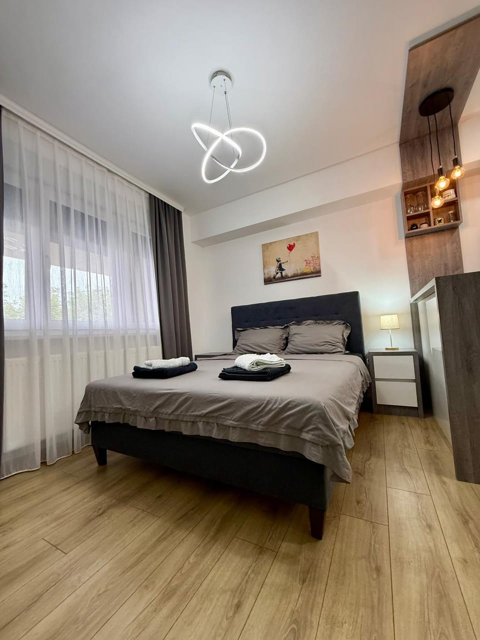 Bed, Photo of the whole room, Bedroom