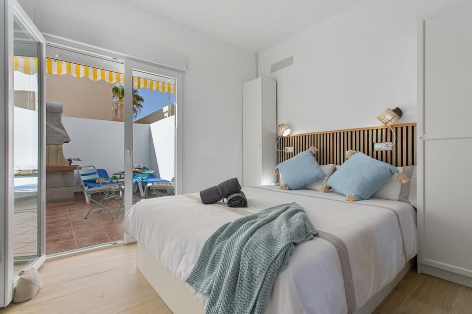 Living room, Bedroom