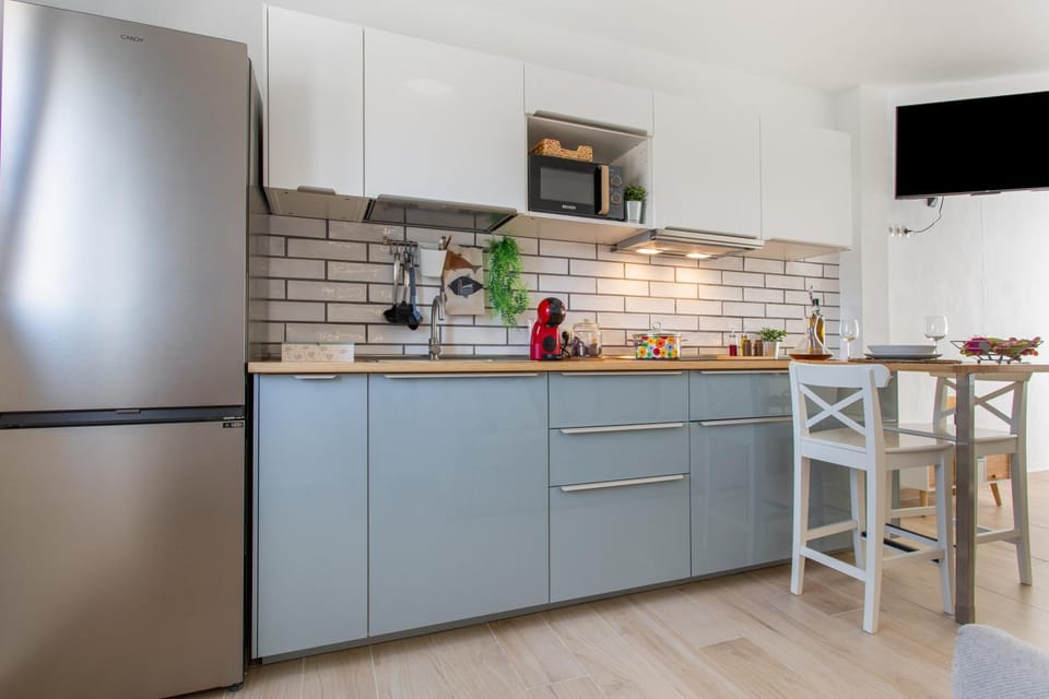 Kitchen or kitchenette, Living room