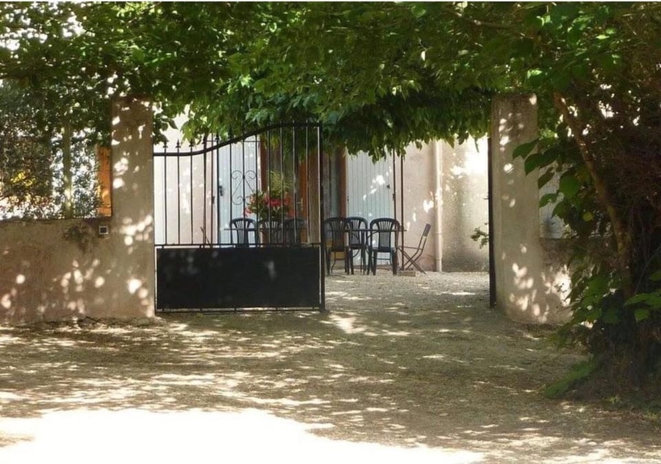 Ferme au pied du luberon House in Lourmarin