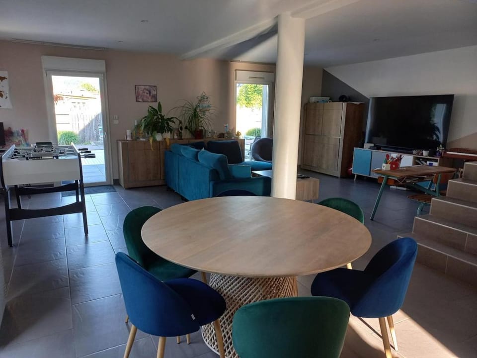 Villa 3 chambres, piscine privée, salle cinéma, salle jeu, proche route des vins et Colmar Villa in Grand Est