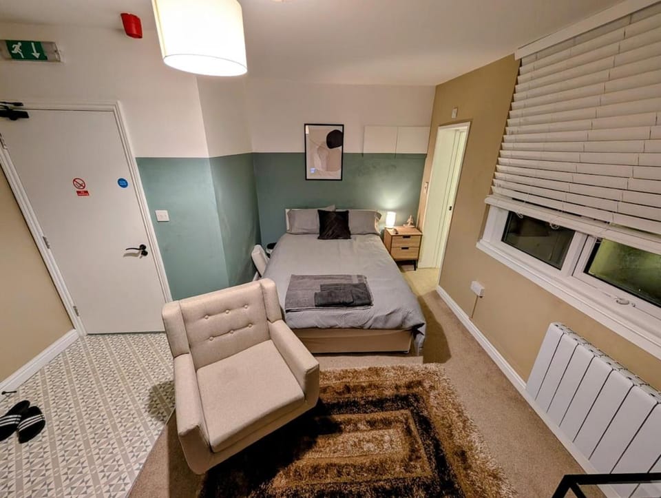 Private studio kitchenette & ensuite Apartment in Hartlepool