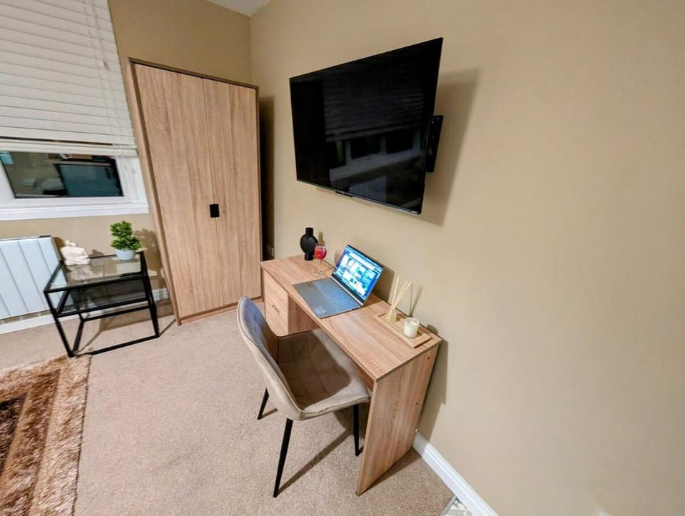 Private studio kitchenette & ensuite Apartment in Hartlepool