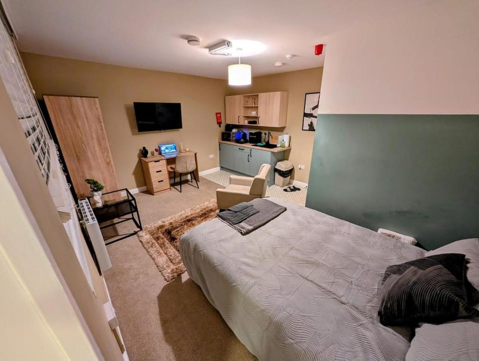 Private studio kitchenette & ensuite Apartment in Hartlepool