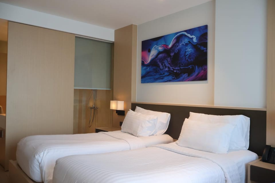 Bed, Photo of the whole room, Bedroom