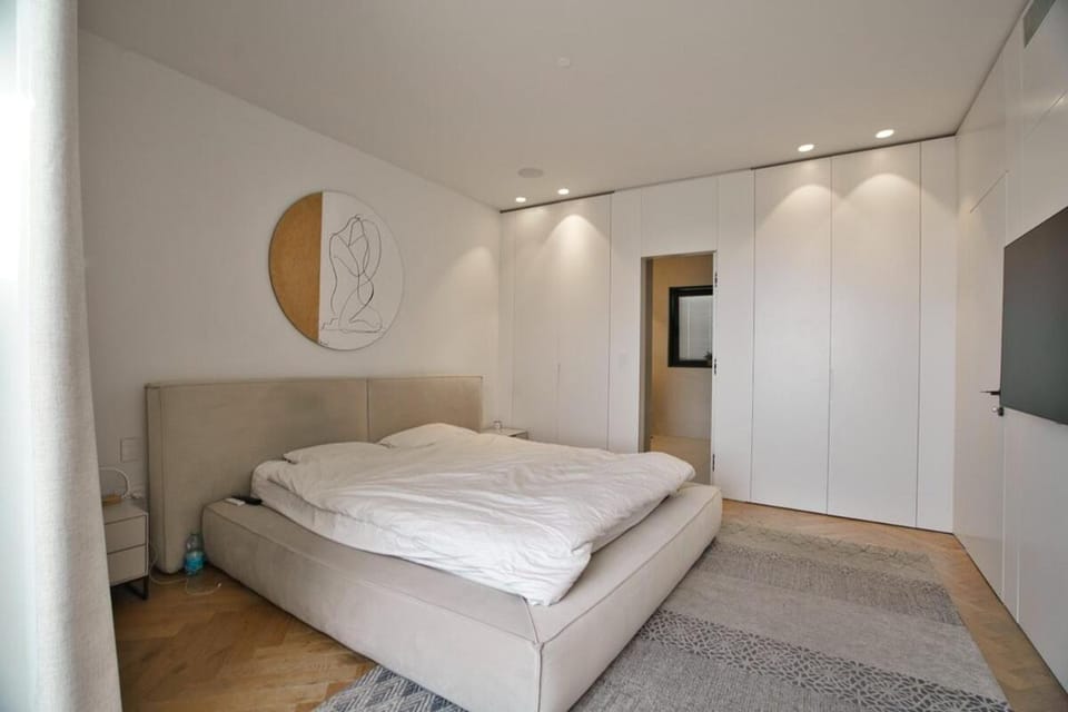 Bed, TV and multimedia, Photo of the whole room, Bedroom, wardrobe