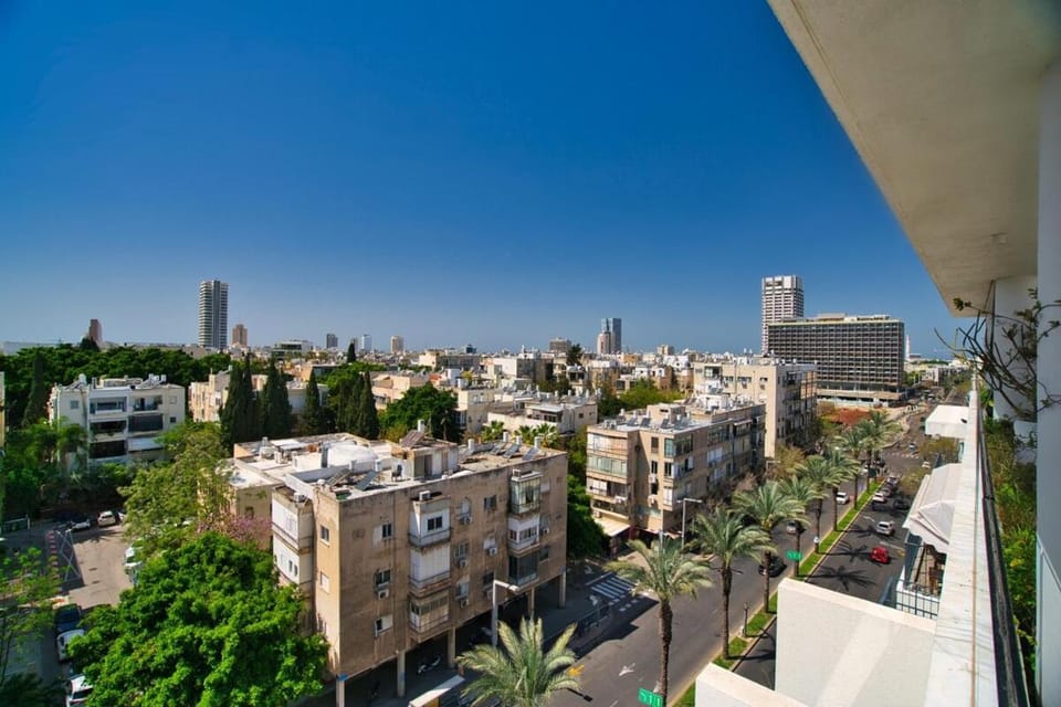 Property building, Day, Neighbourhood, City view, Street view, Location