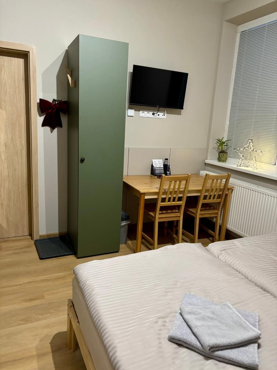 TV and multimedia, internet, towels, wardrobe