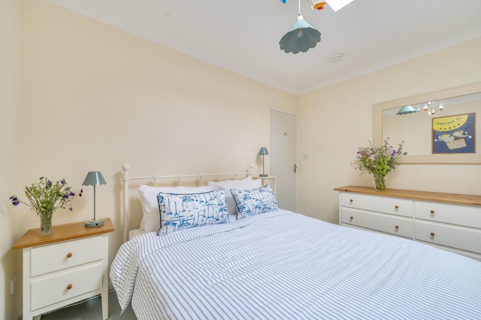 Bed, Bedroom, storage