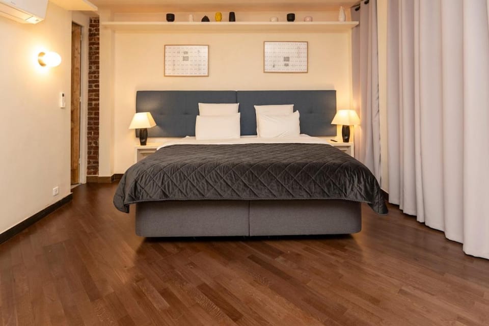 Bed, Photo of the whole room