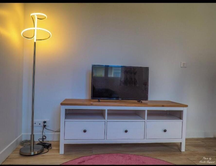Appartements Spacieux PS2-3 avec terrasse privée Parking et climatisation payants Apartment in Île-de-France