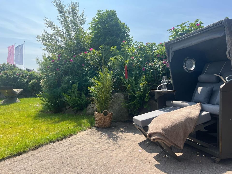 Garden, Balcony/Terrace
