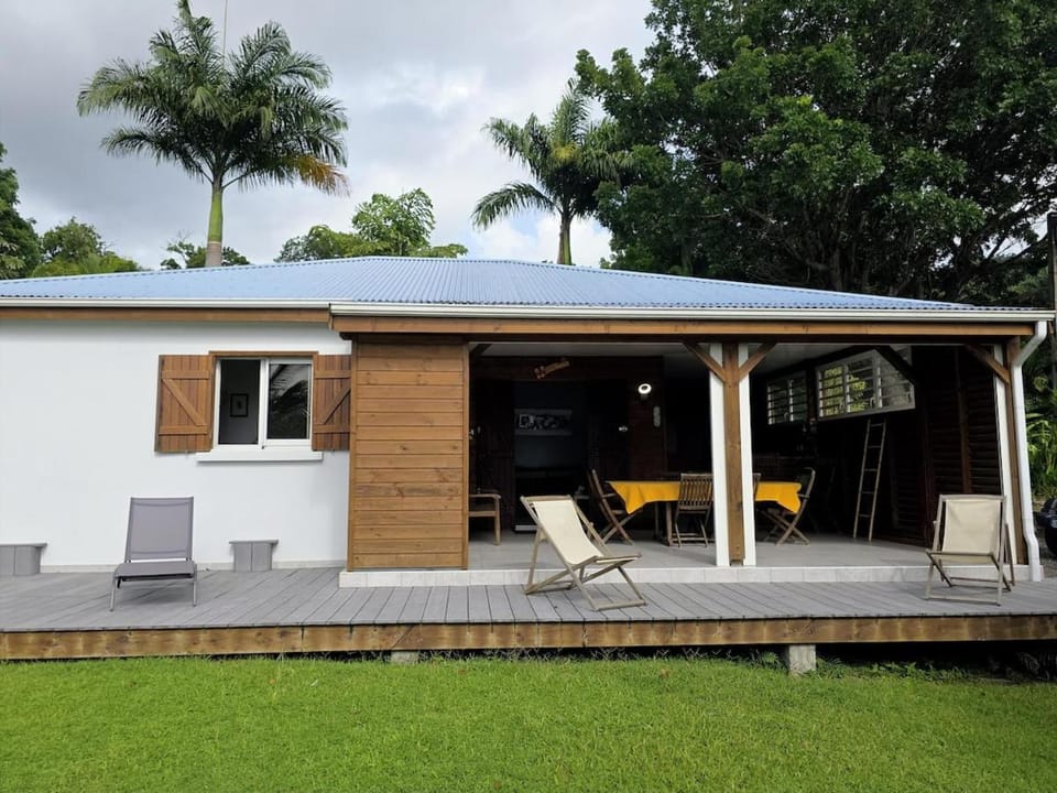 Property building, Patio, Garden