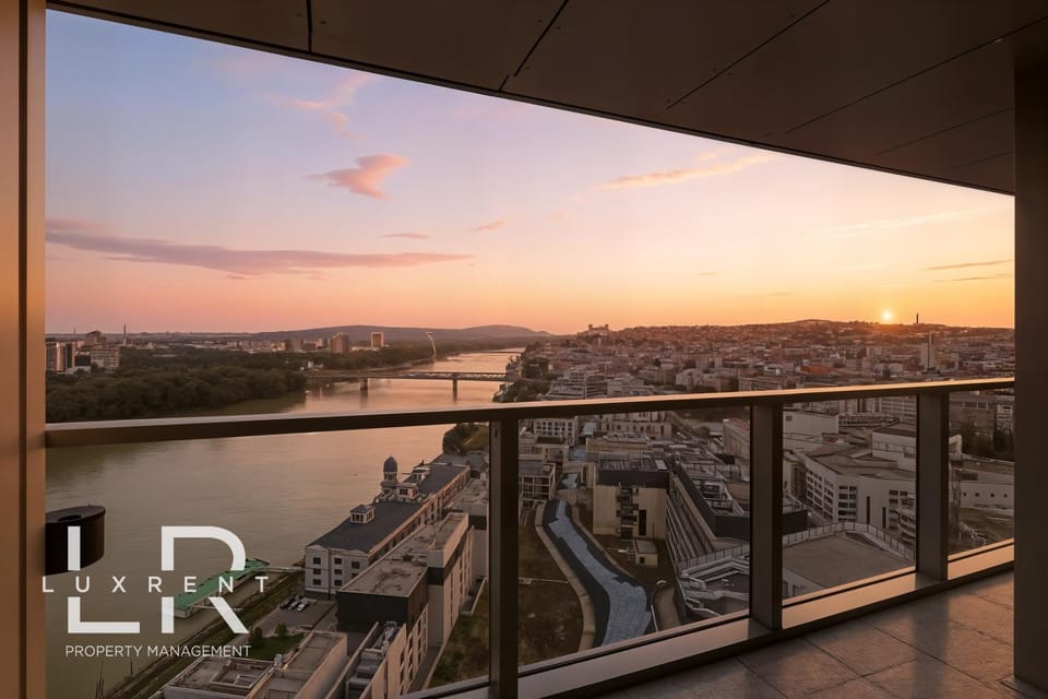 View (from property/room), View (from property/room), Balcony/Terrace, Balcony/Terrace, City view, City view, River view, River view