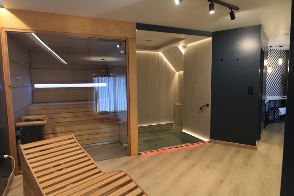 Hot Tub, Sauna, Spa and wellness centre/facilities