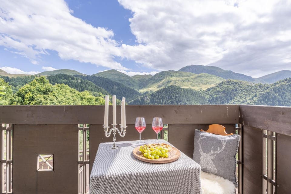 Day, Natural landscape, View (from property/room), Balcony/Terrace, Food and drinks, Mountain view, Drinks