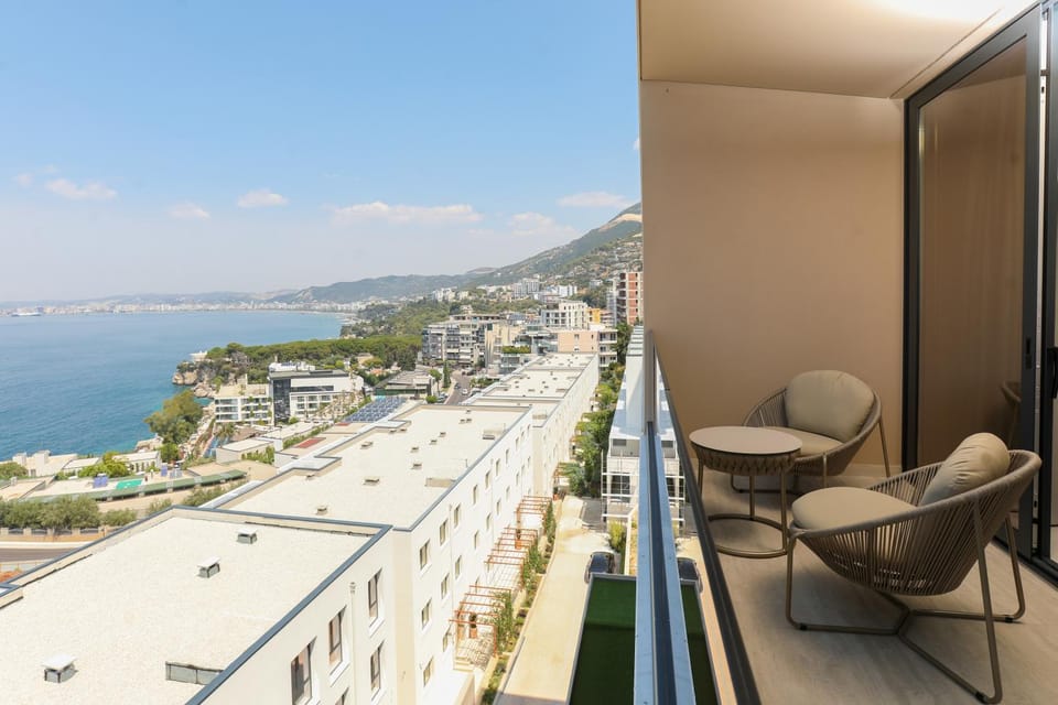 Day, Balcony/Terrace, Time of day