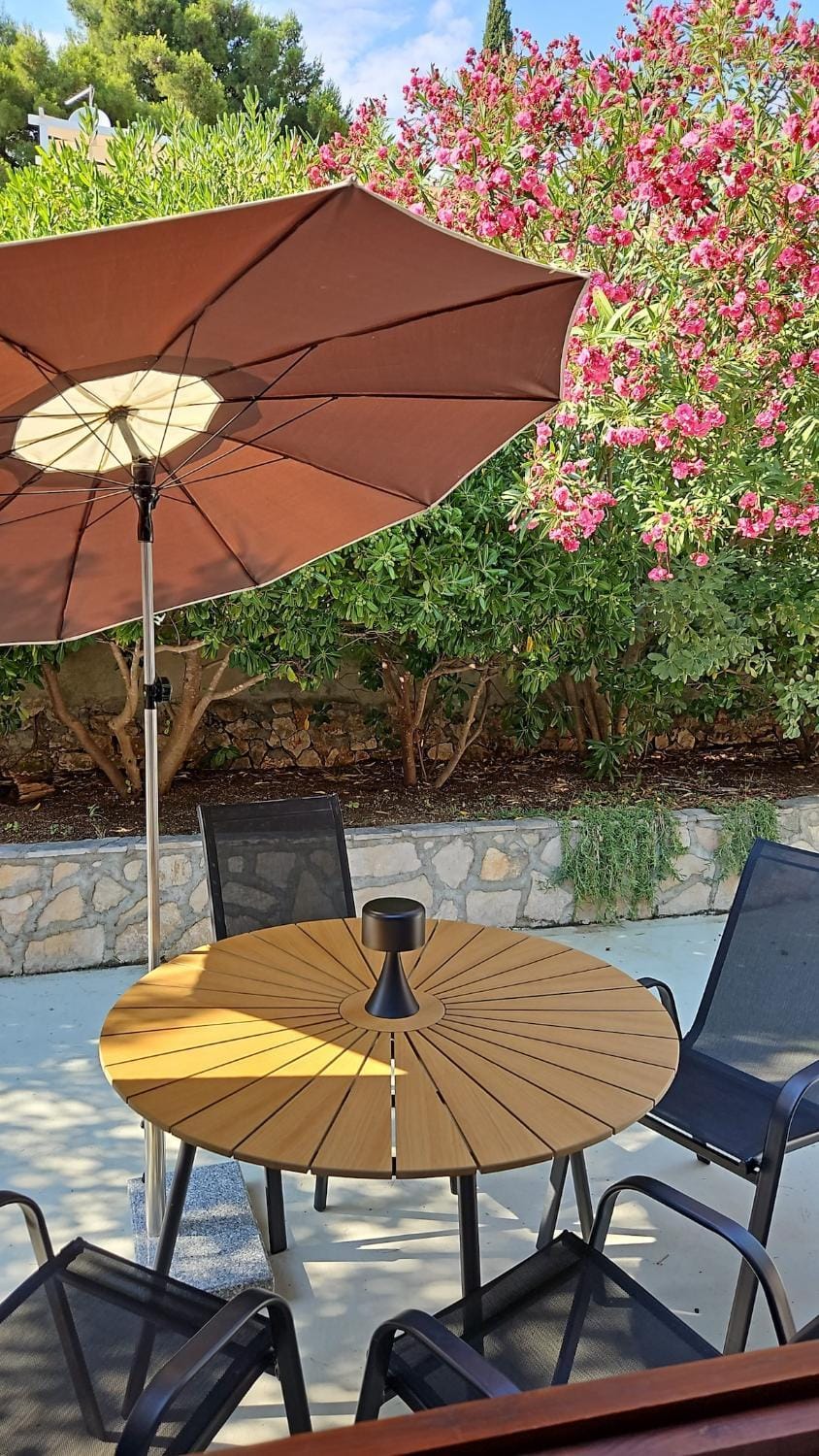 Patio, Garden, Garden, Dining area, Garden view