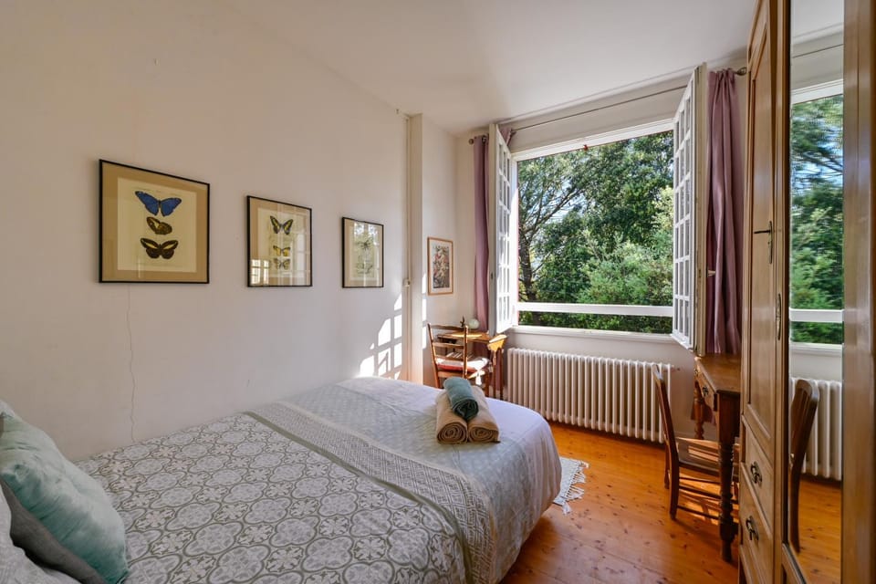 Bed, Bedroom