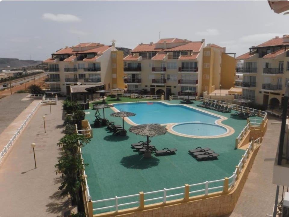 Swimming pool, Swimming pool, sunbed