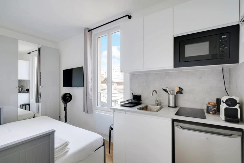 Charming studio L028 Apartment in Saint-Denis, France