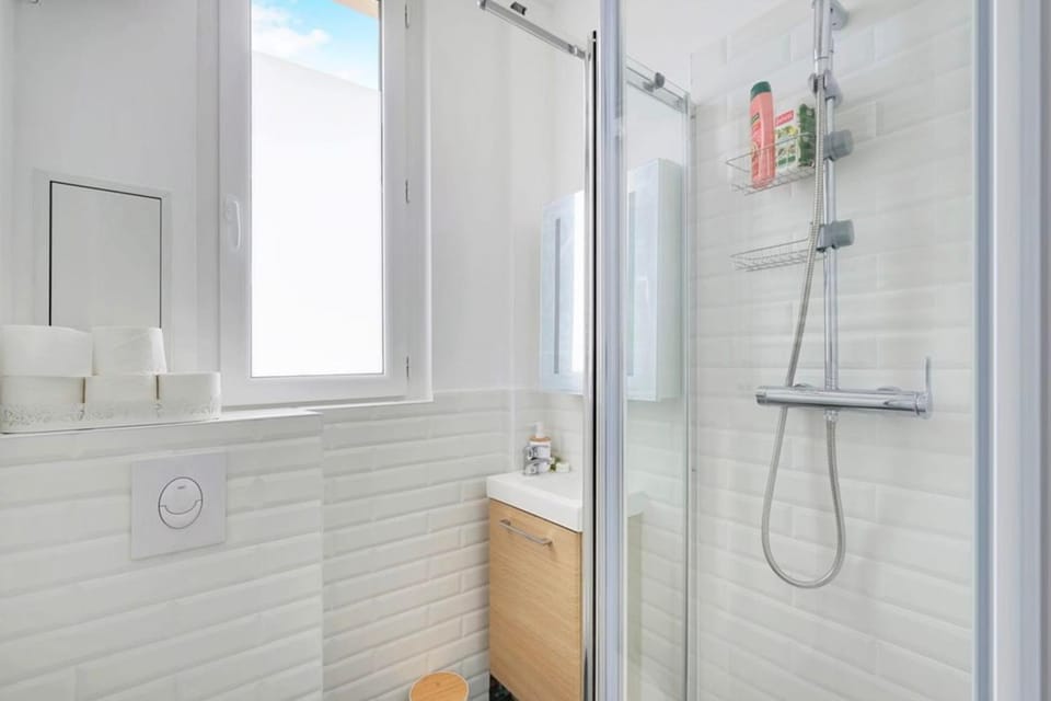 Charming studio L028 Apartment in Saint-Denis, France