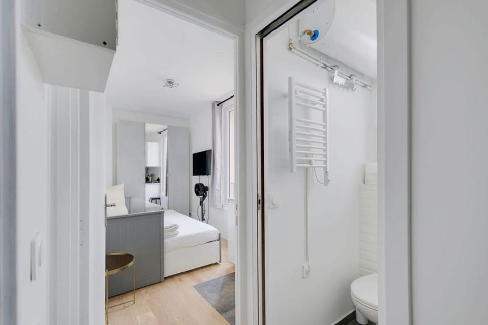Charming studio L028 Apartment in Saint-Denis, France