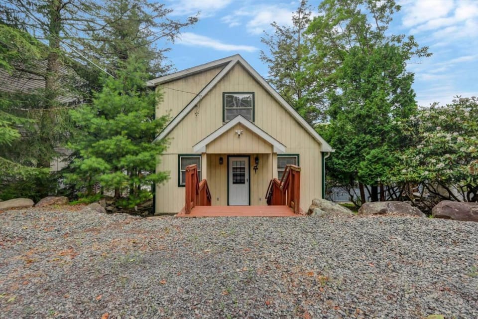 beautiful lakefront lodge House in Hickory Run State Park