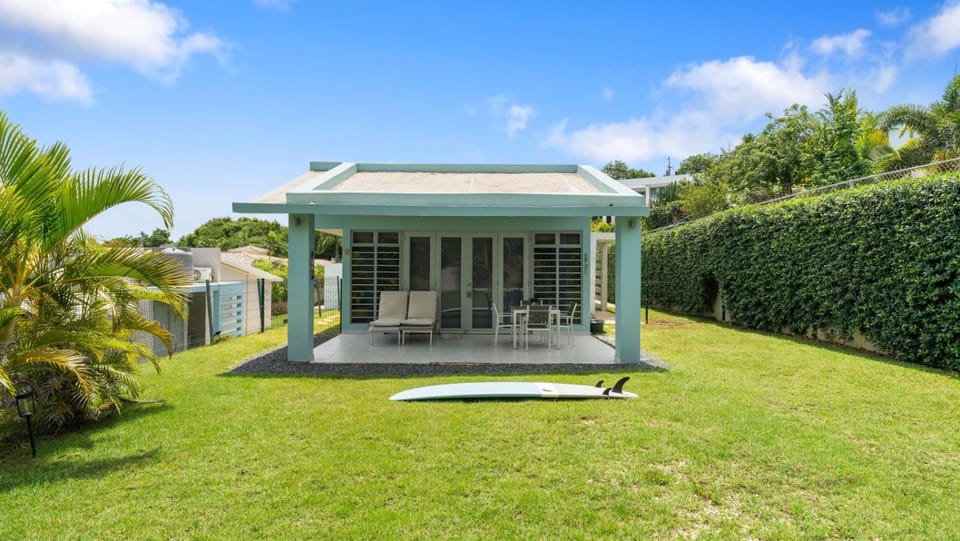 Property building, Patio, Day, Garden, Garden view