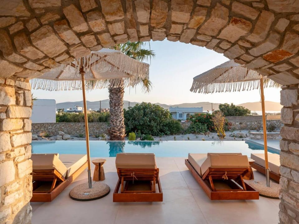 Day, Natural landscape, Seating area, Pool view, Swimming pool, sunbed