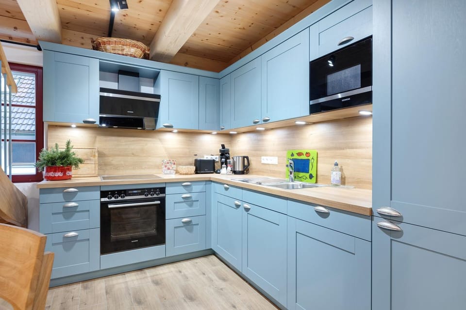 Kitchen or kitchenette, Living room