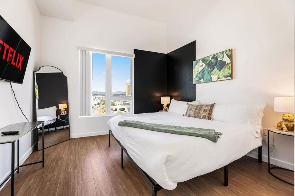 Central LA Hideaway, Steps from Japanese Village Apartment in Los Angeles