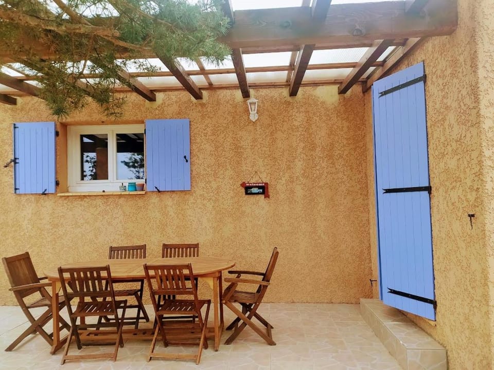 View (from property/room), Balcony/Terrace, Dining area