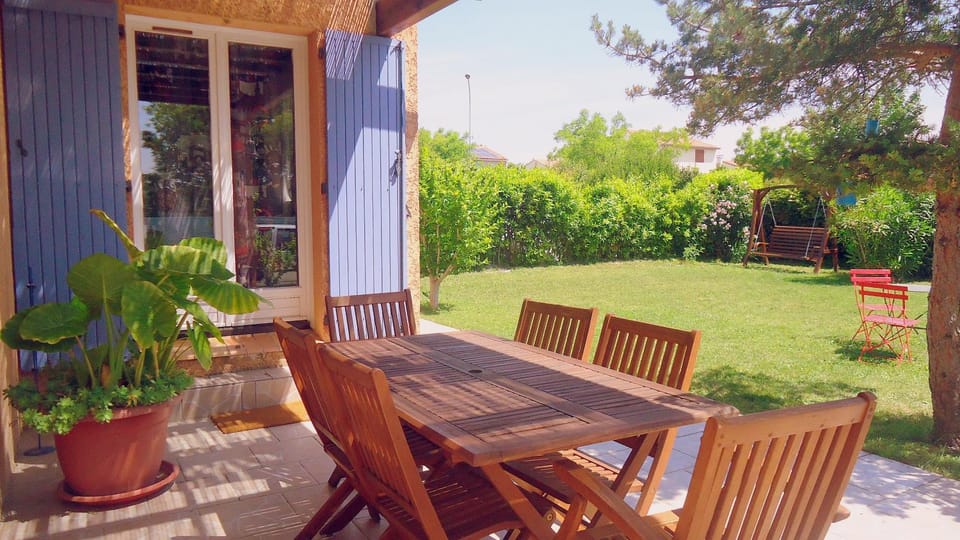 Balcony/Terrace, On site, Garden view