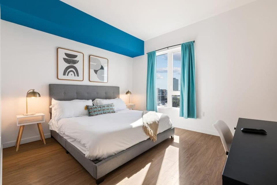 Chic and Cozy Home, Walk to Little Tokyo with Parking Apartment in Los Angeles
