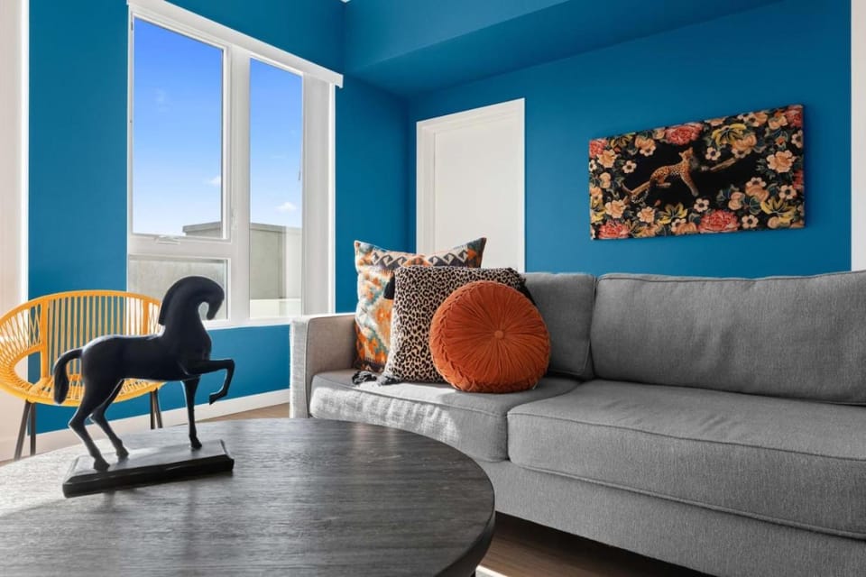 Little Tokyo Gem, Steps from Shops with Free Parking Apartment in Los Angeles
