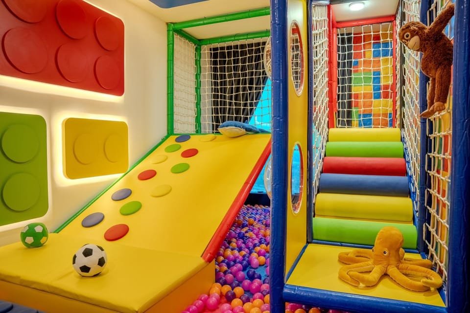 Macrolink Medini Theme Suite by Nest Home - Near Legoland Apartment in Johor
