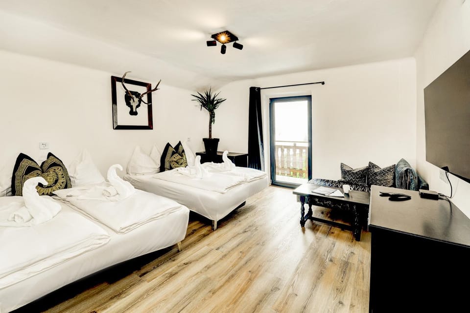 Bed, Living room