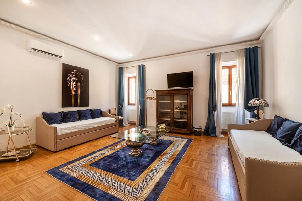 Bed, Photo of the whole room, Seating area, air conditioner