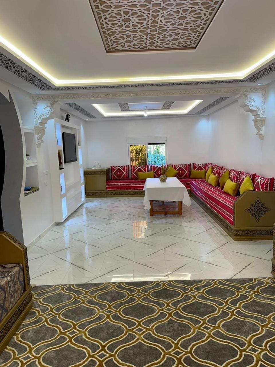 TV and multimedia, Living room, Seating area