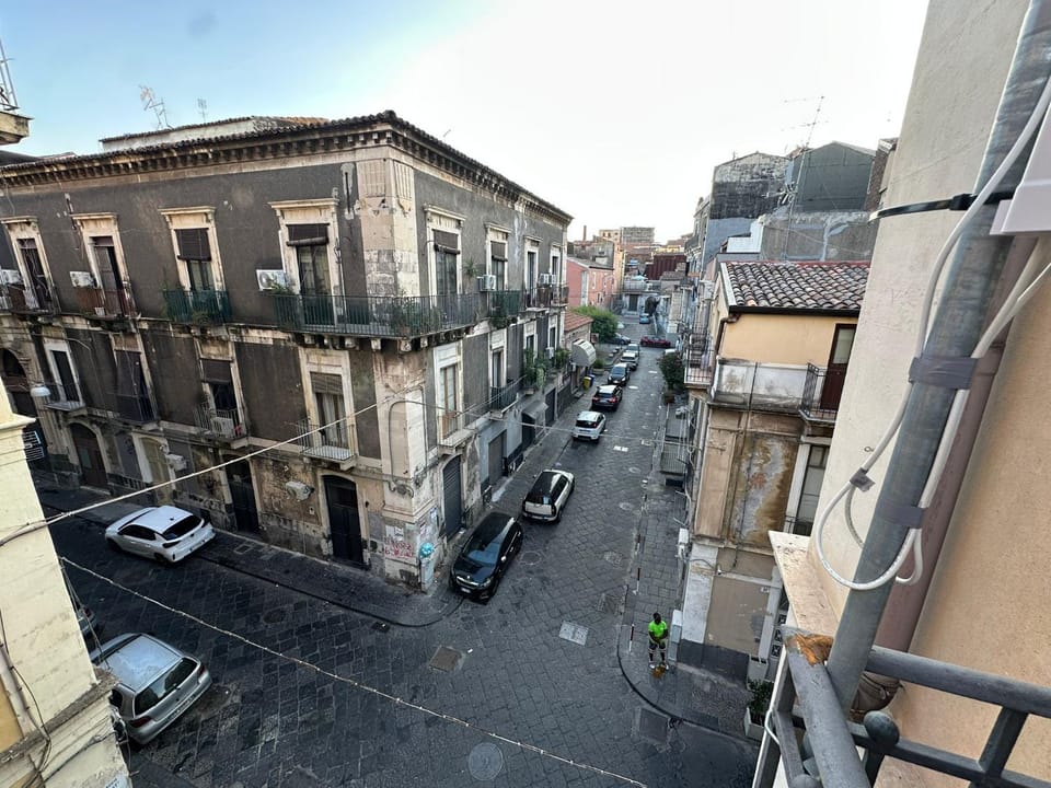 Property building, Neighbourhood, City view, Street view