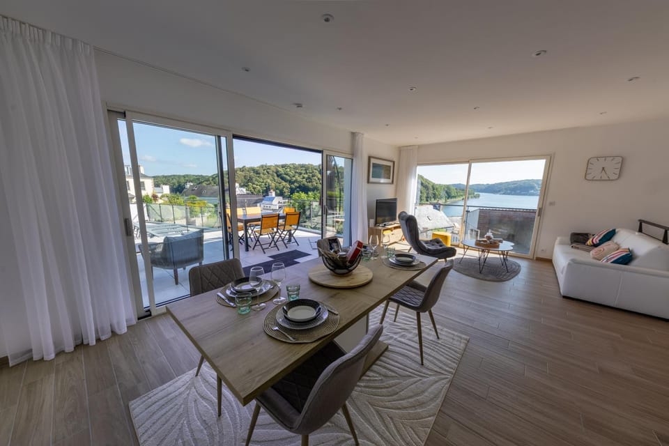 View (from property/room), Living room, Dining area