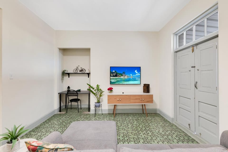 Communal lounge/ TV room, Living room