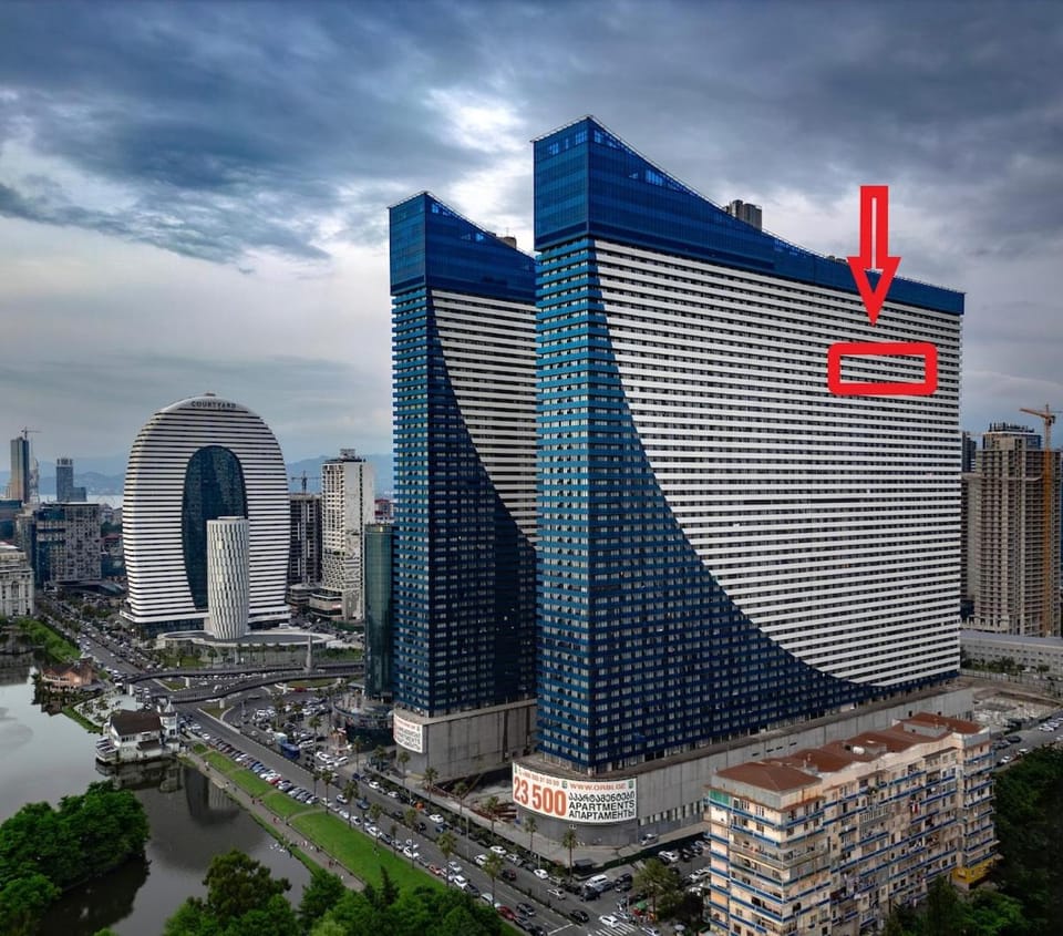 Sea & Mountain View 40 Floor Apartment in Batumi